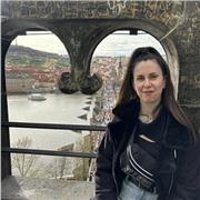 Entrenadora personal con más de 5 años de experiencia laboral y más de 10 años de experiencia deportiva